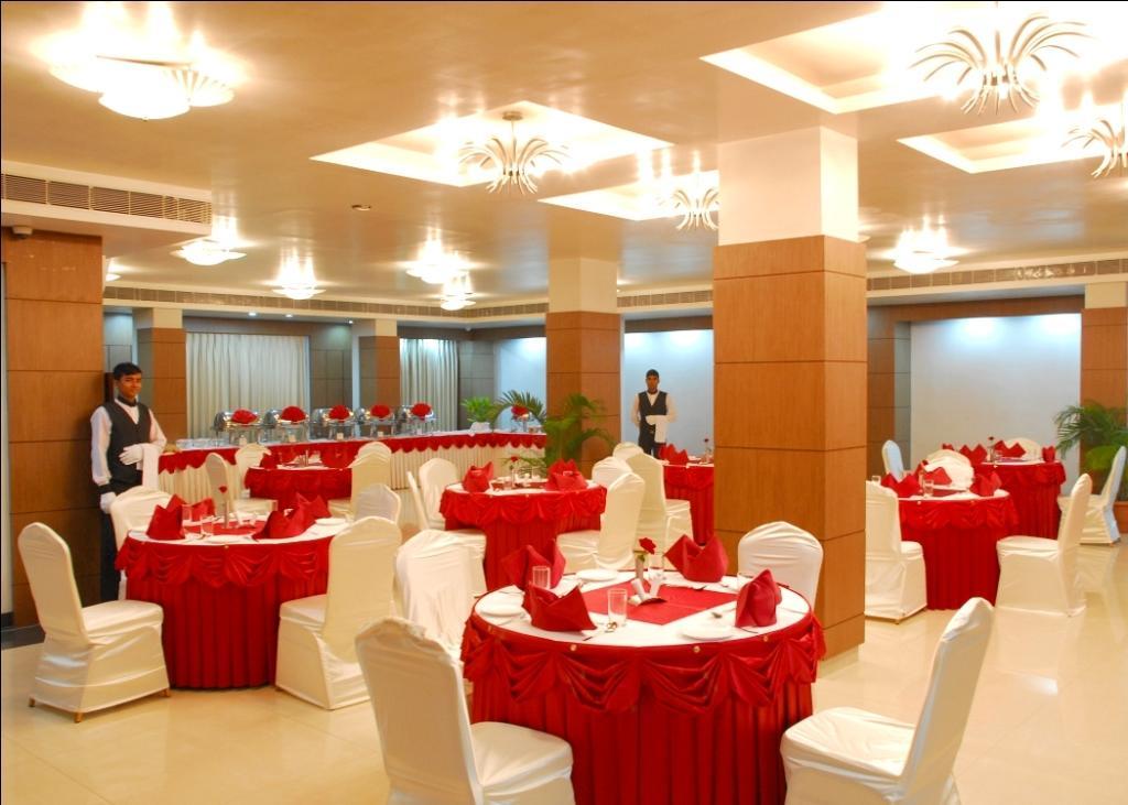 Kiranshree Portico Hotel Guwahati Exterior foto