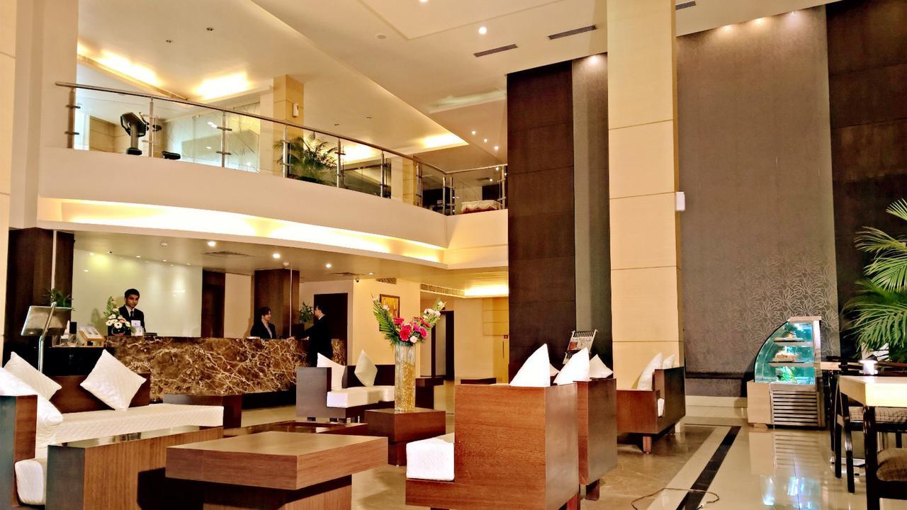 Kiranshree Portico Hotel Guwahati Exterior foto